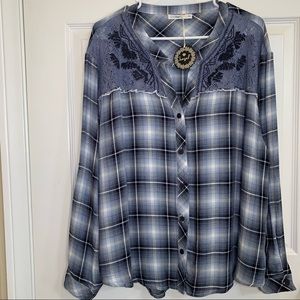 NWT Hazel Plaid shirt with lace detail